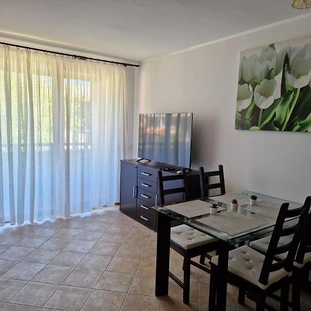 Apartment In The Picturesque Oasis Resort & Spa 로제넷츠 외부 사진