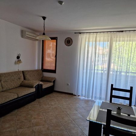 Apartment In The Picturesque Oasis Resort & Spa 로제넷츠 외부 사진