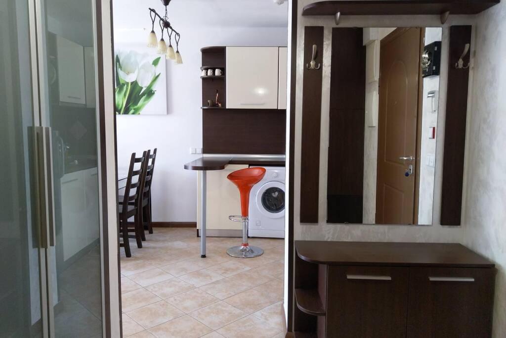 Apartment In The Picturesque Oasis Resort & Spa 로제넷츠 외부 사진